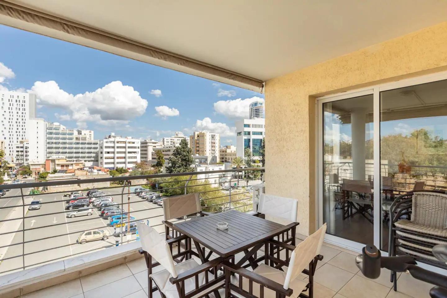 Nicosia downtown/financial destrict/city center 3 bedroom apartment Exterior foto
